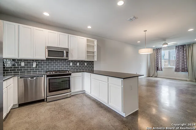 330 Clay St #11 — Photo 5