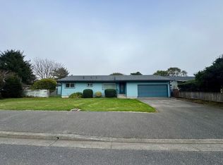 485 Bandon Ave SW, Bandon, OR 97411