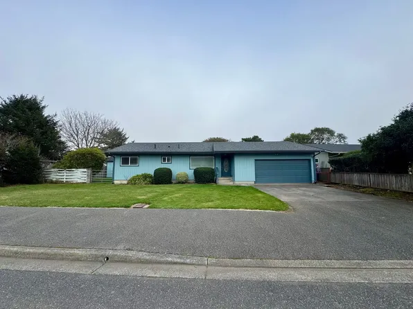 485 Bandon Ave SW, Bandon, OR 97411