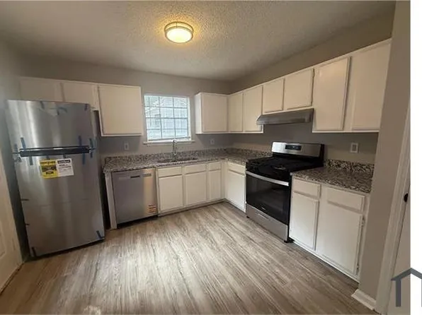 5410 Nathan Dr NW, Lilburn, GA 30047
