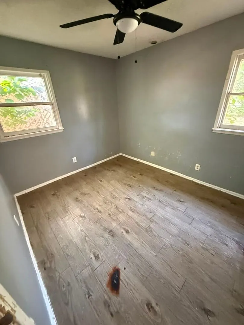Handyman Special $0 First Month's Rent / "You Fix, You Save Big!! — Photo 3