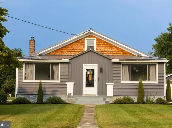 34 Salt Rd, Enola, PA 17025