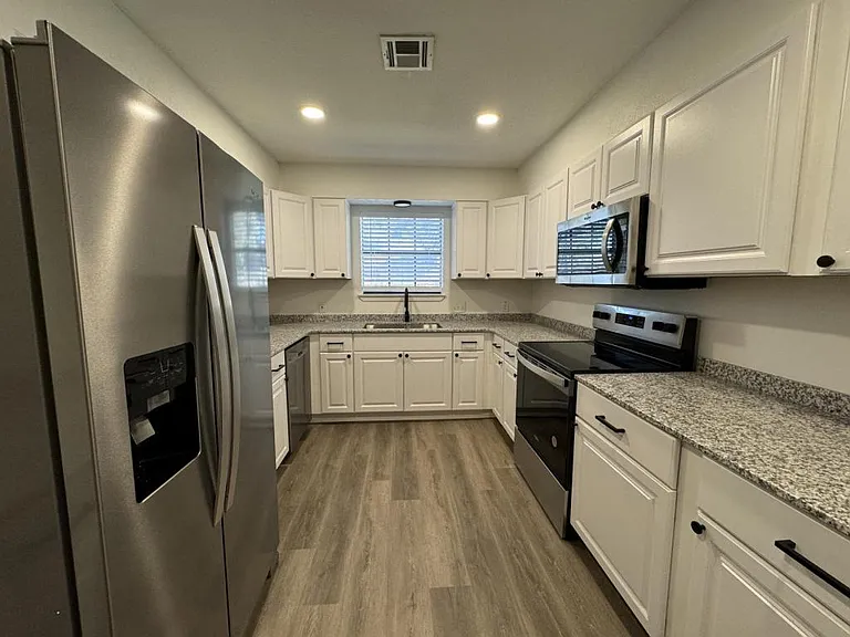 3912 Shallow Ford Rd — Photo 1