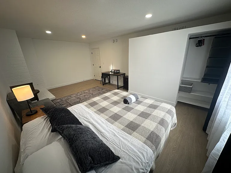 3030 Plaza St #2 — Photo 28