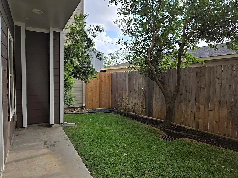 4109 Allen St — Photo 40