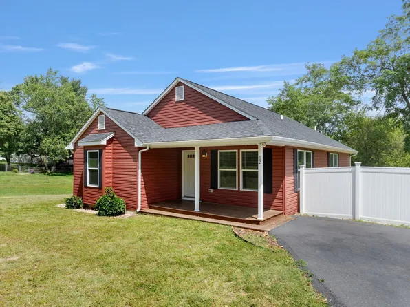 32 Howardsville Tpke, Stuarts Draft, VA 24477