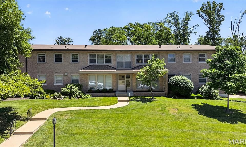 1st image of 4 Delcrest Ct APT 101