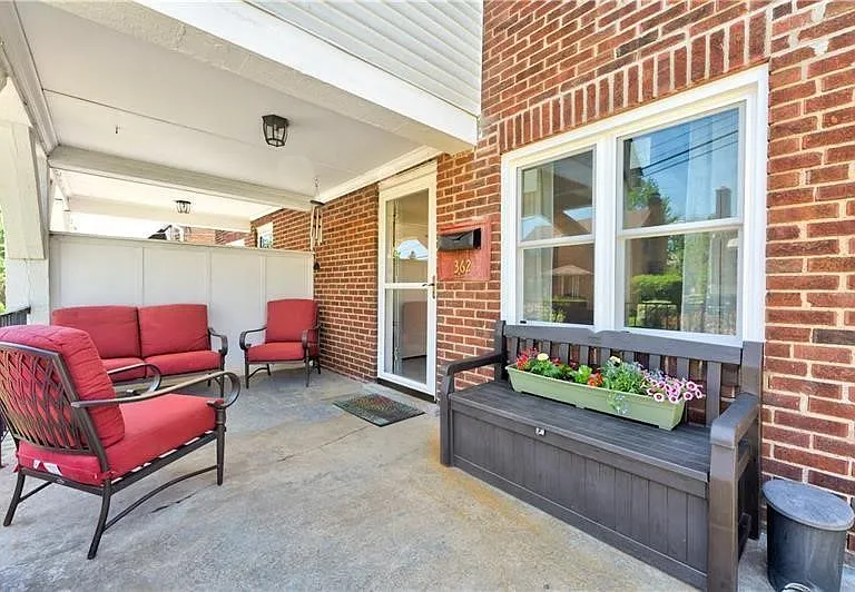 362 Questend Ave — Photo 2