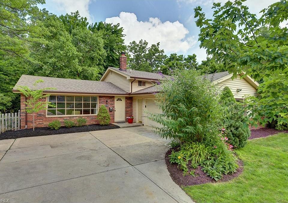 1st image of 24702 Electric Dr