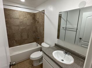 4776 E Clay Ave APT F, Fresno, CA 93702