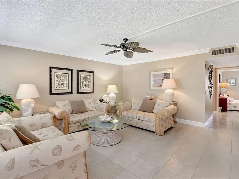 595 Normandy Ln #M — Photo 1