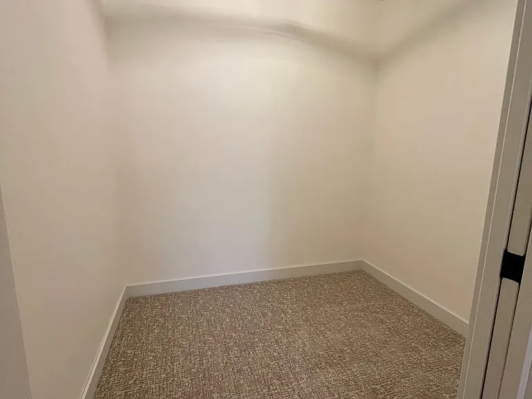 2504 E Augusta St — Photo 15