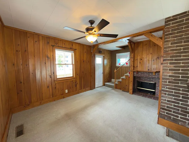 246 E Mason St — Photo 13