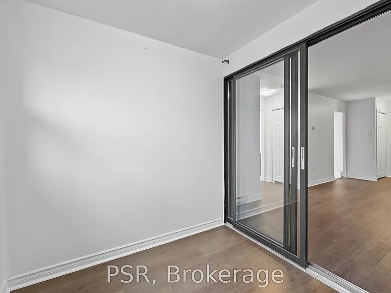 353 Queen St W #10 — Photo 20