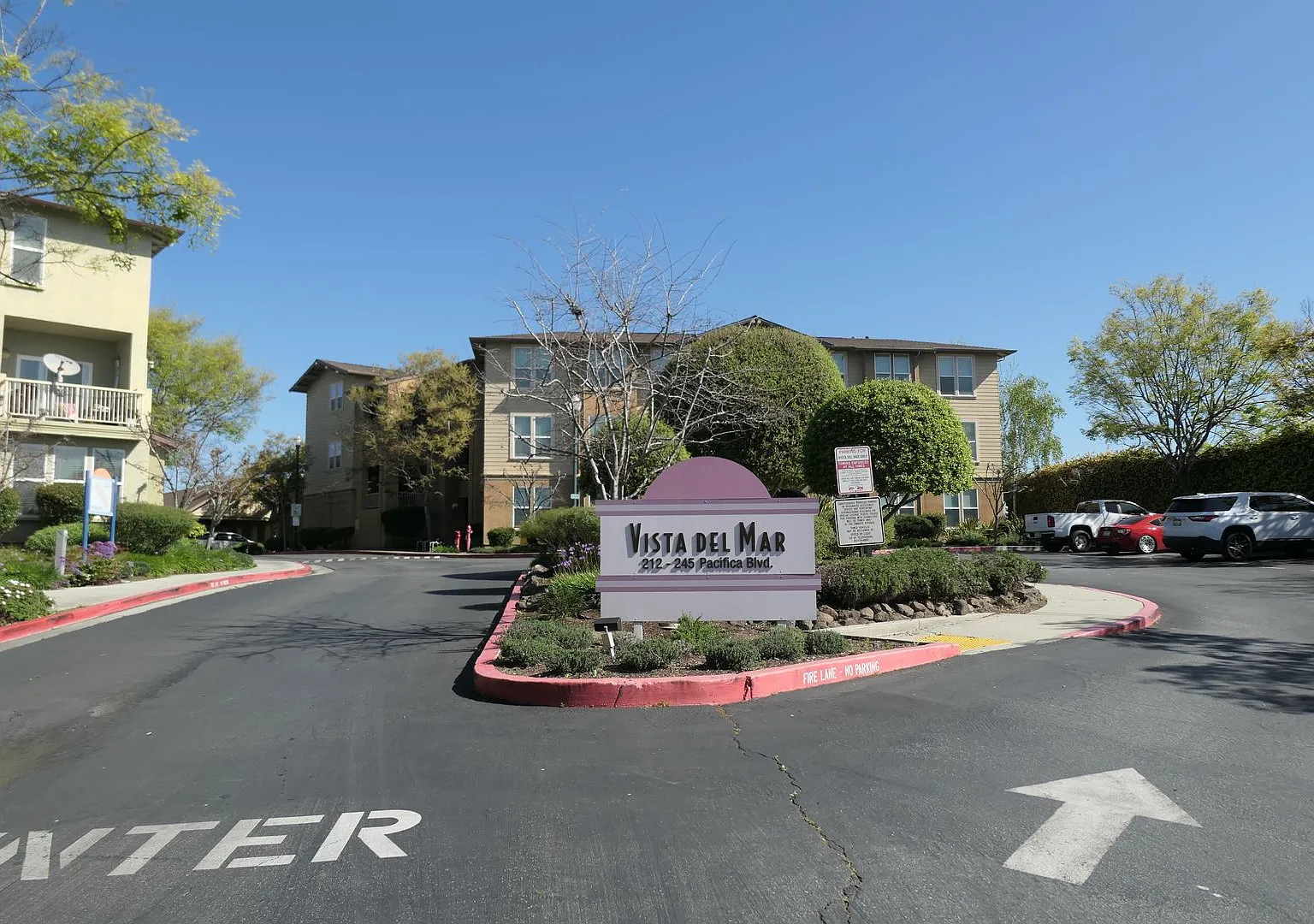 212 Pacifica Blvd #202. Watsonville, CA 95076 - Studio apartment — Photo 1