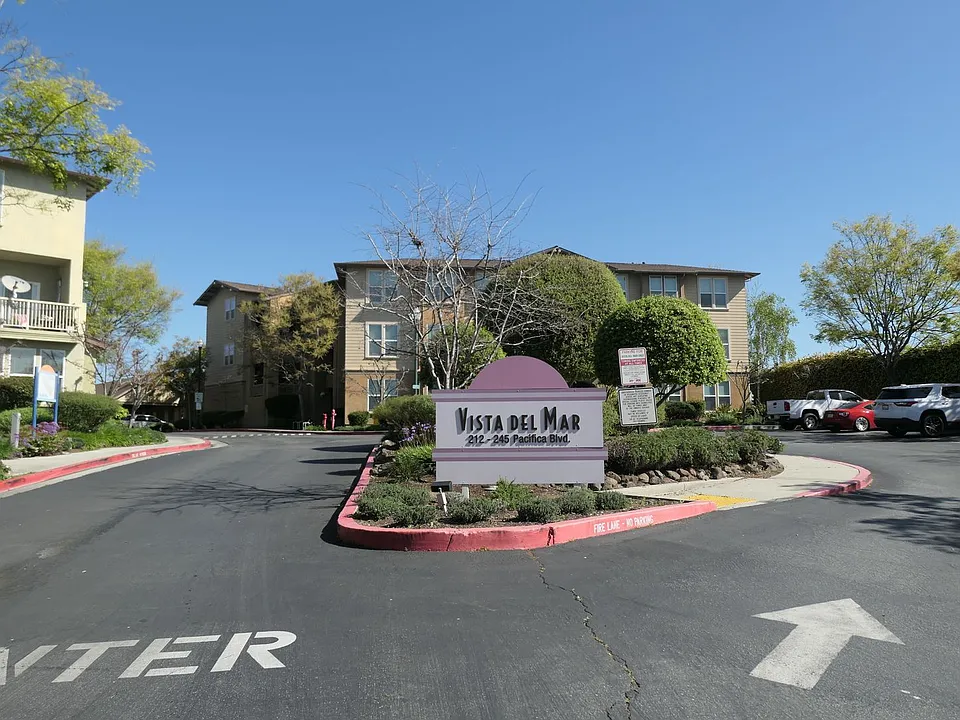 212 Pacifica Blvd #202