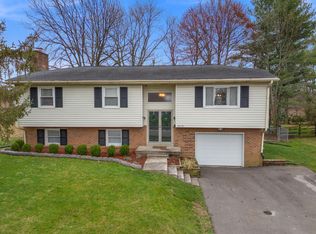 3270 Aqueduct Dr, Lexington, KY 40517