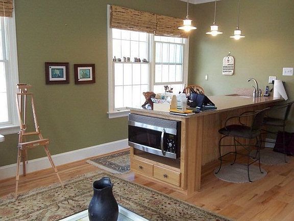 Guest Cottage Kitchen