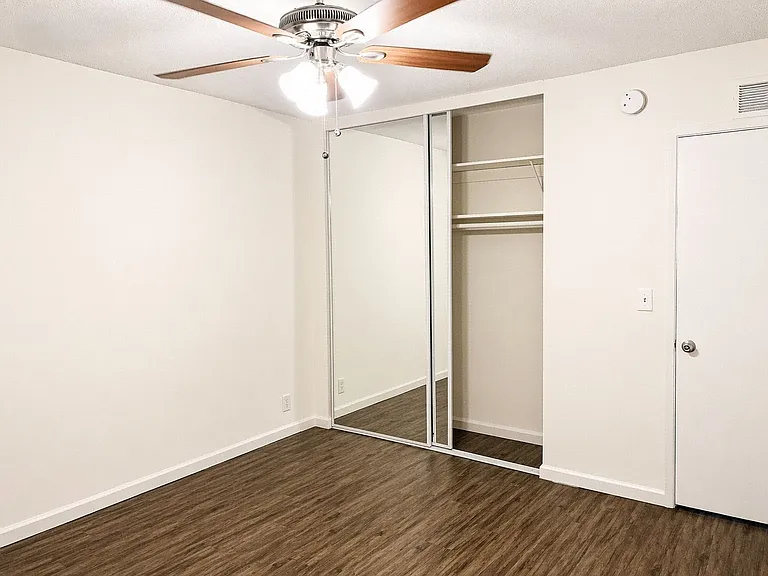 1808 N Harvard Blvd — Photo 35