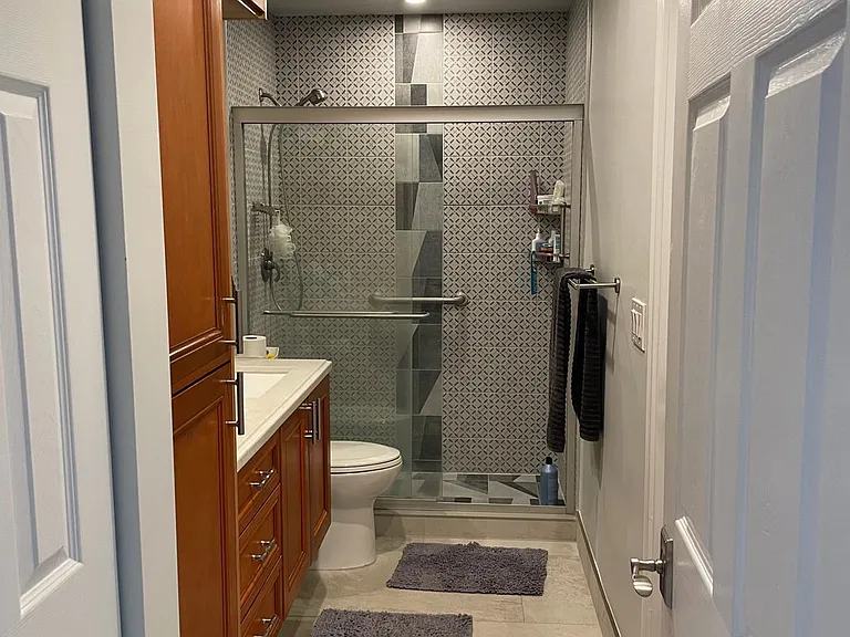 1400 NE 18th St #4 — Photo 8
