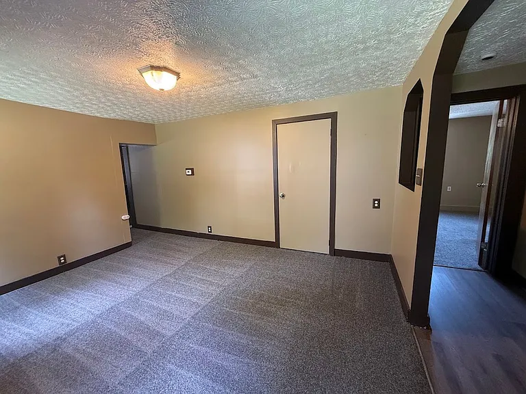 1617 Shirley Ave — Photo 3