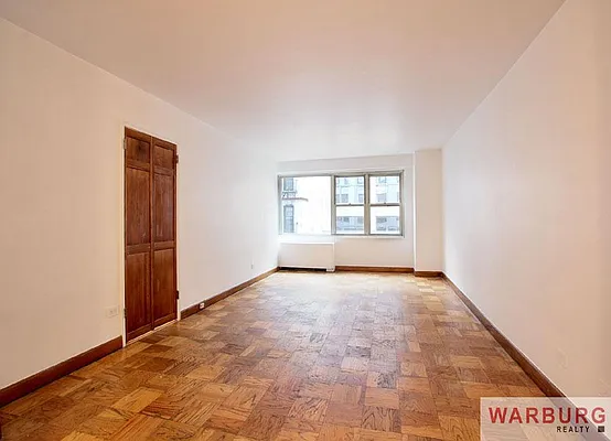 Sold by Warburg | media 10