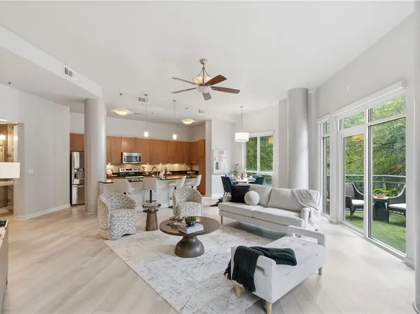 711 Cosmopolitan Dr #107, Atlanta, GA 30324