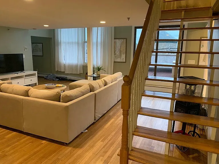 378 Thames St #7 — Photo 7