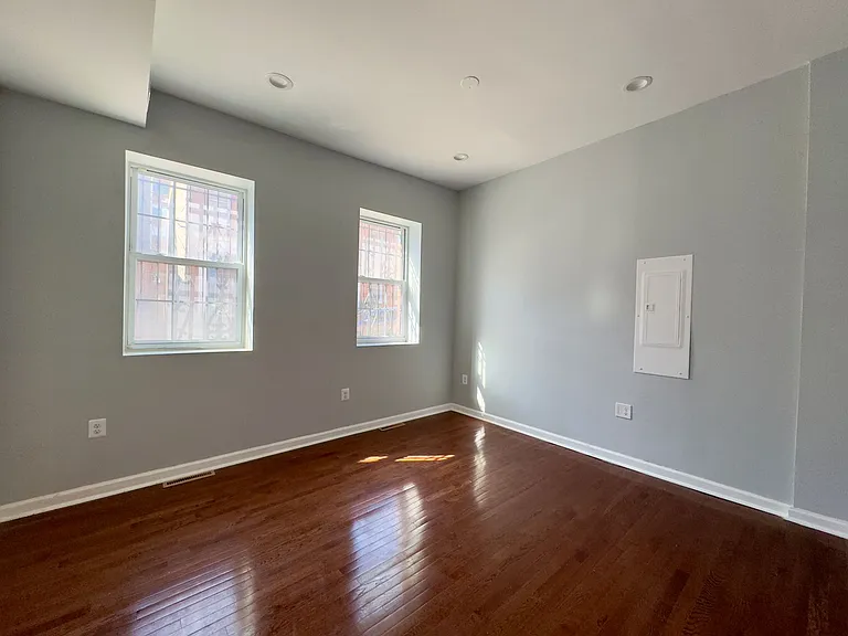 10 E Mulberry St — Photo 15