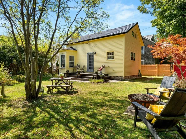 29 John St, Dalton, MA 01226