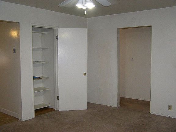 3rd image of 1622 E Regal St