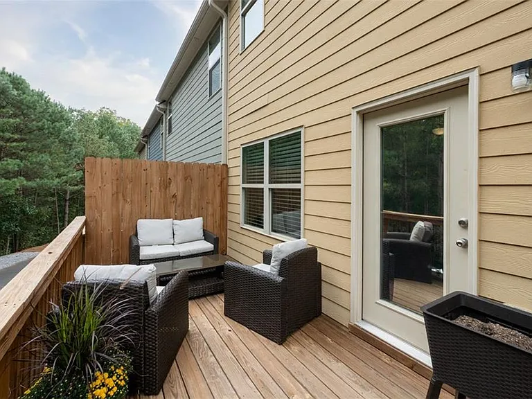 819 Ash St — Photo 26
