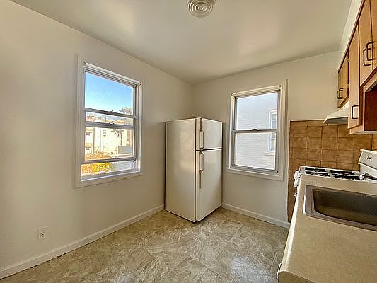 5th image of 2123 29th Ave #2