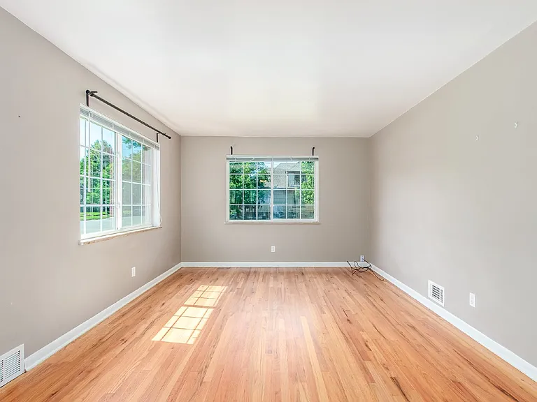 1385 S Grant St — Photo 3