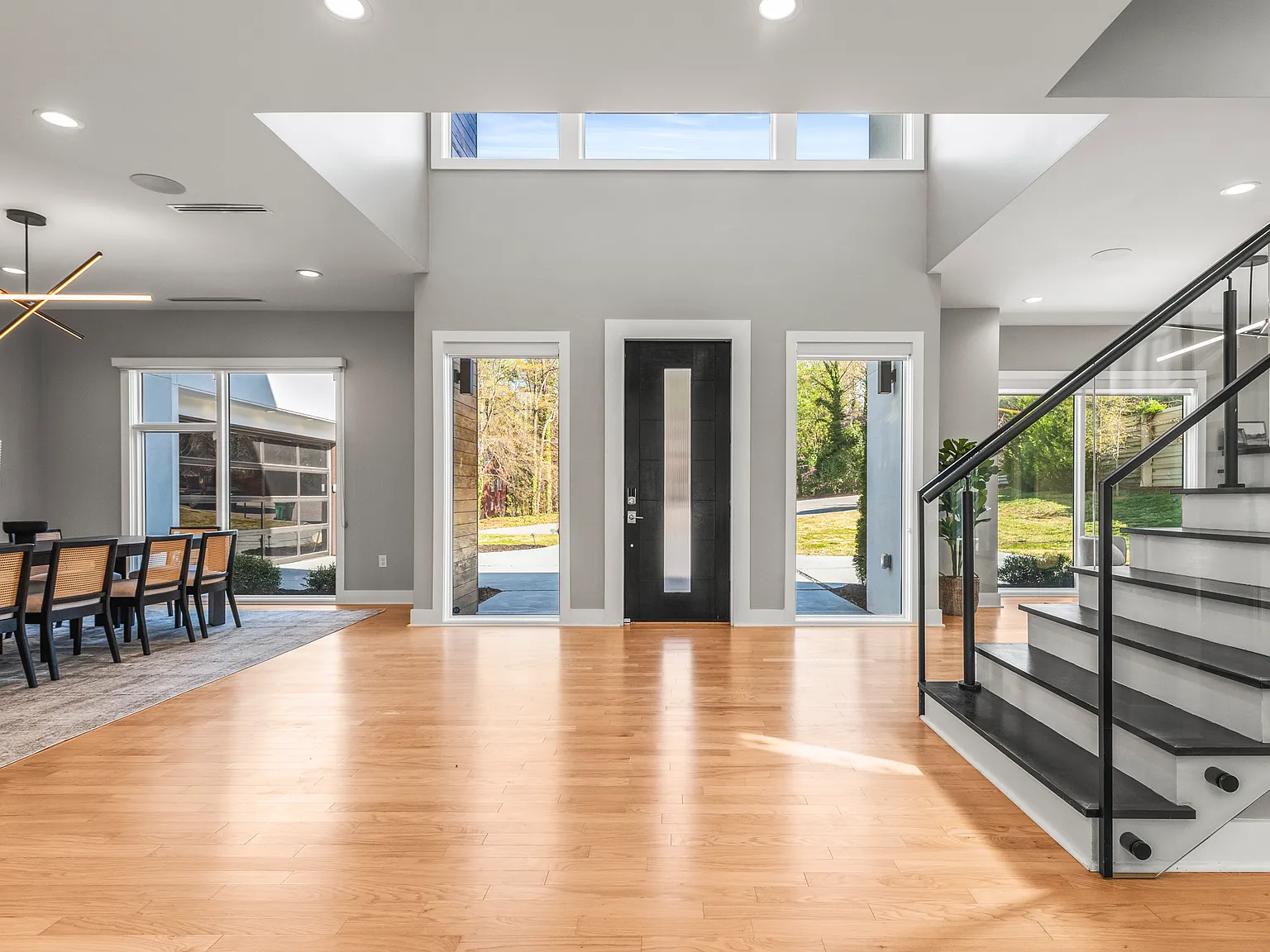 W Northway Ln, Sandy Springs — Photo 3