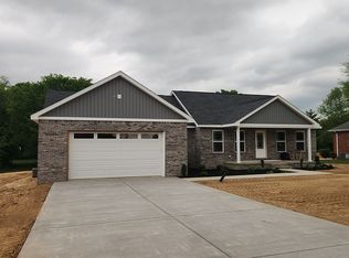 8 Logan Dr, Murray, KY 42071