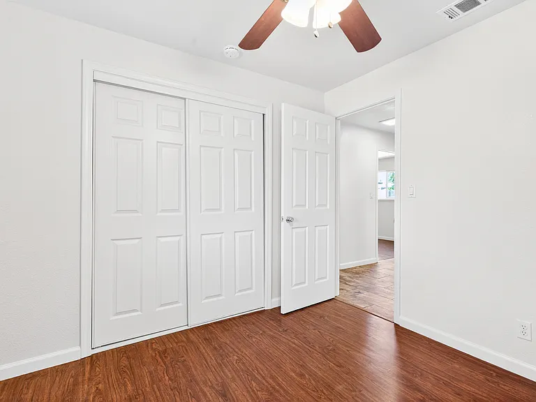 2203 Del Rio Dr — Photo 13