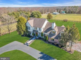 61 Burlington Path Rd, Cream Ridge, NJ 08514