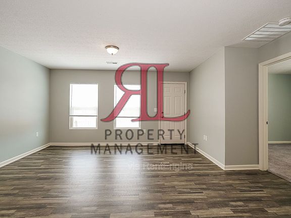 4th image of 42 Waterman Ave