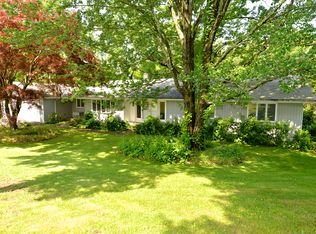 16 High Ridge Rd, Brookfield, CT 06804