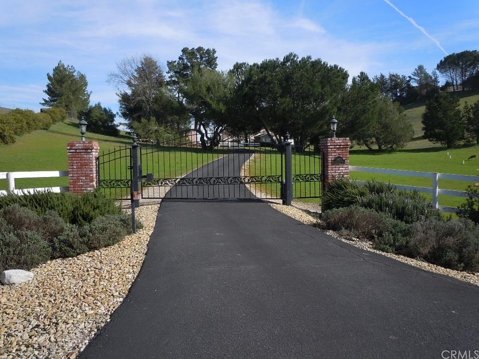 2nd image of 2435 San Fernando Rd