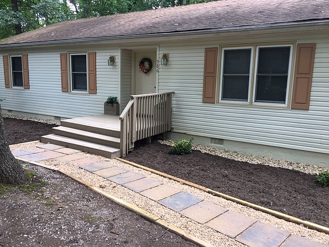 1st image of 586 Jefferson Dr
