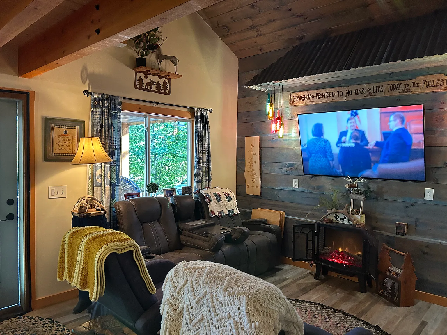 2 bed, 1.5 bath, 900 sqft, $1,800 — Photo 3