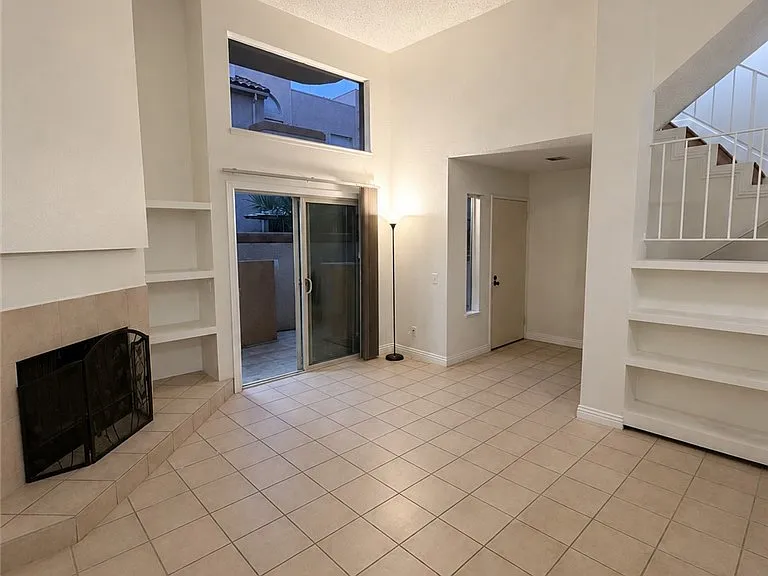 2032 S Bon View Ave #B — Photo 4