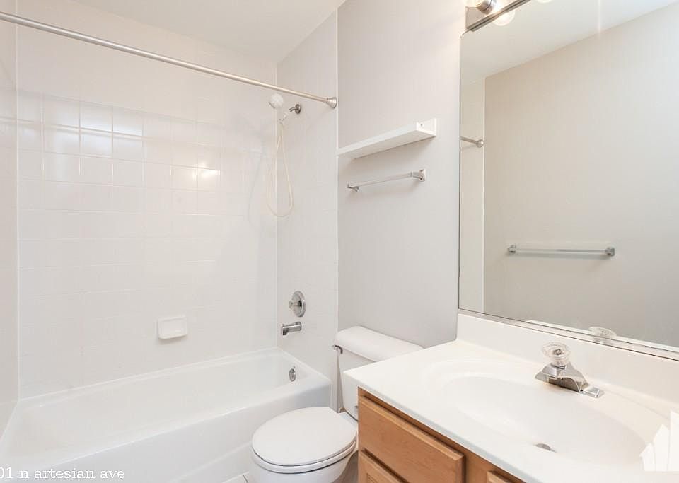 1st image of 1401 N Artesian Ave #723