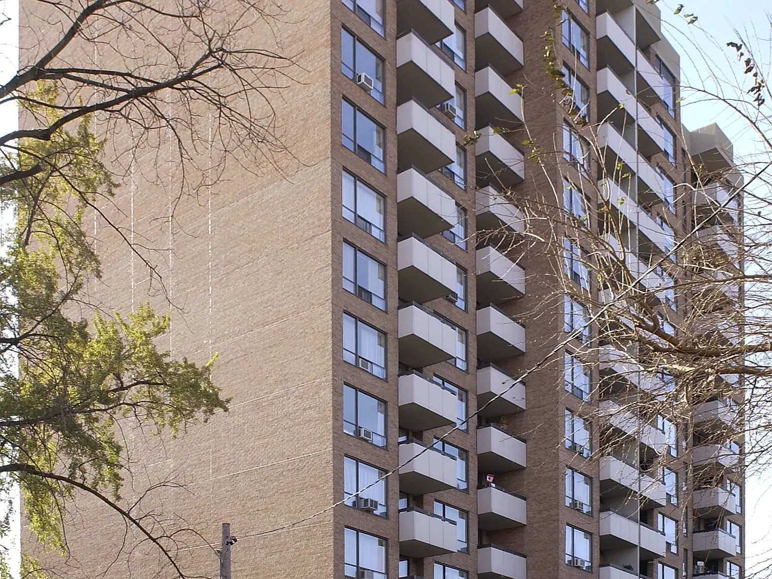 Tichester Gardens — Photo 1
