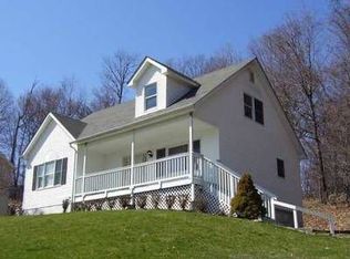 2 Walnut Ln, Middletown, NY 10940