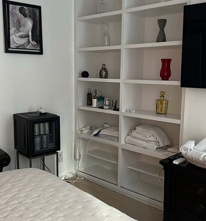 2nd image of 816 Cowper St