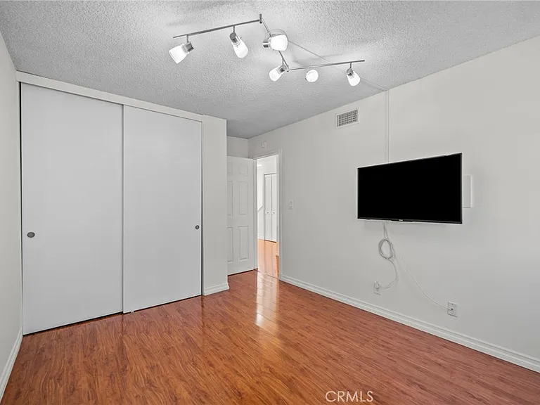 7100 Balboa Blvd #803 — Photo 36