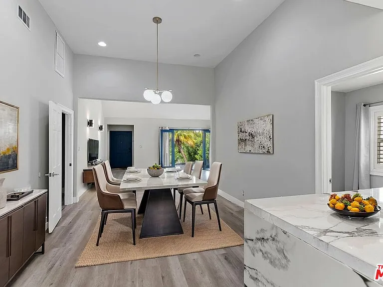 1112 S Highland Ave — Photo 5